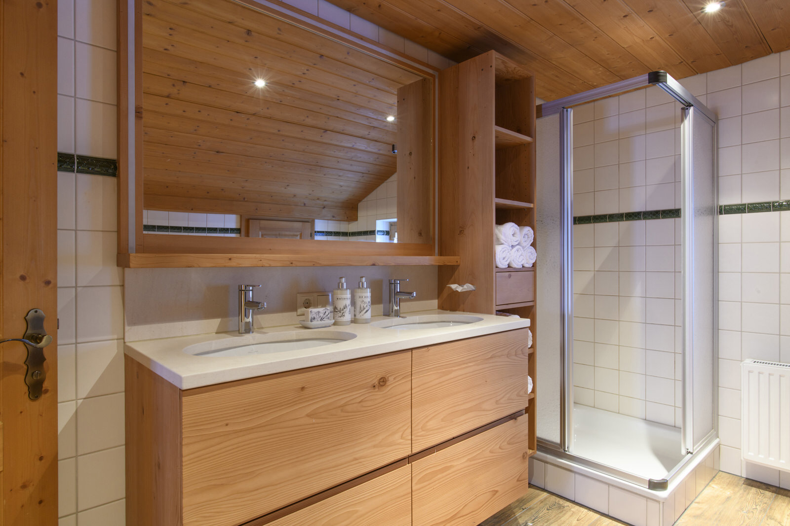 Bärenwald country lodge in the Montafon - bathroom